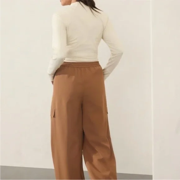 Athleta Promenade High Rise Cargo Pant in Walnut Size Small NWT - Picture 2 of 16